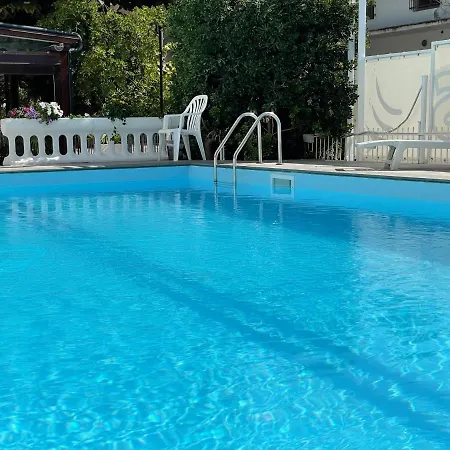 Apis Hotel