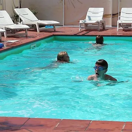 Apis Hotell 3*