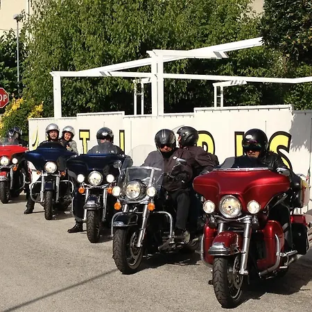 Apis 3* Rimini